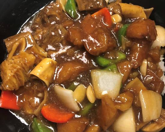 C01 Stewed Beef and Potato on Rice 牛腩土豆盖饭